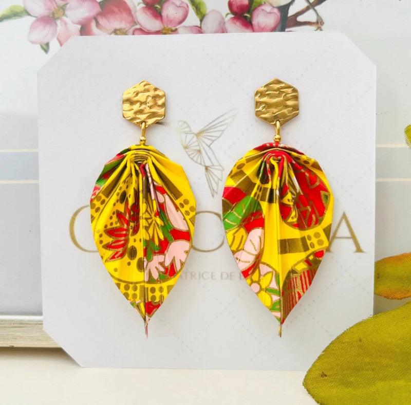 Boucles d’oreilles feuille origami et attaches dorées martelées