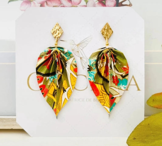 Boucles d’oreilles feuille origami et attaches dorées martelées