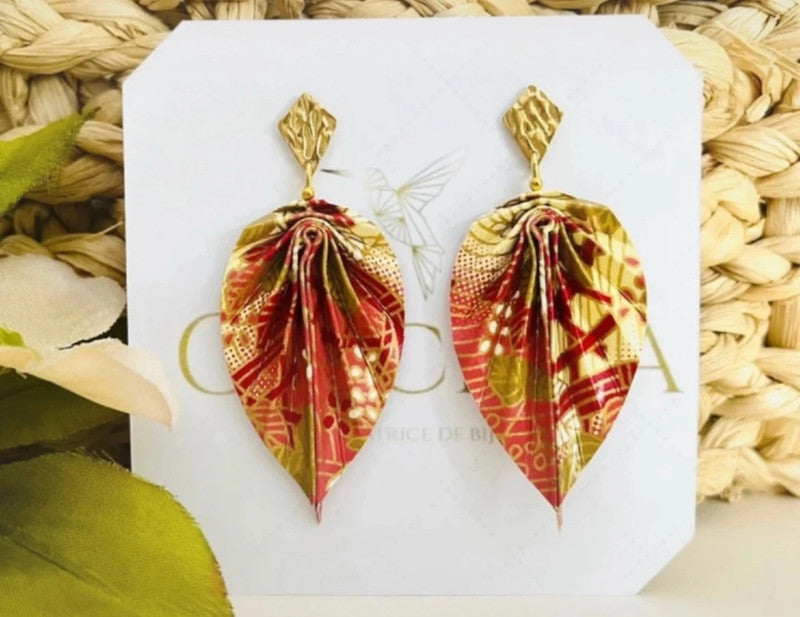 Boucles d’oreilles feuille origami et attaches dorées martelées