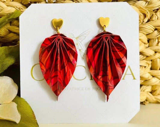 Boucles d'oreilles origami en forme de feuille et attaches coeurs dorés